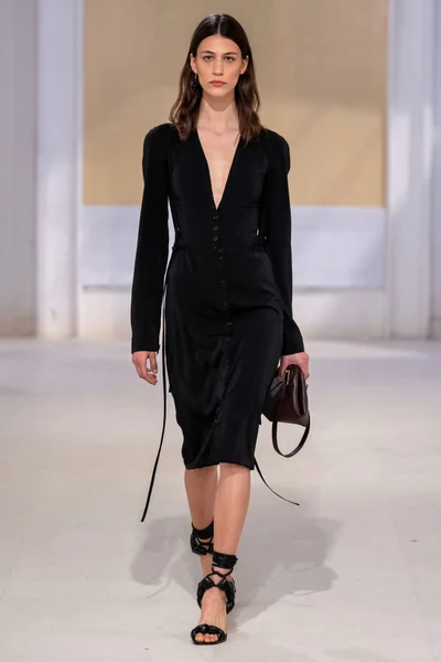 Look 11